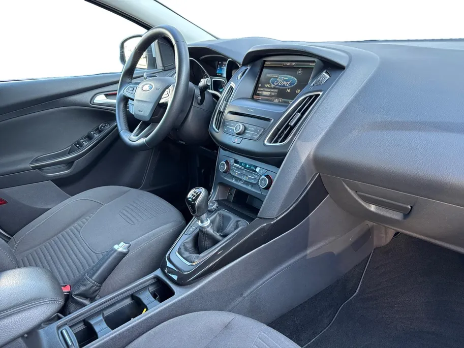 Ford Focus 1.0 Titanium | 1e eigenaar | Adaptive cruise |  Multimedia | Parkeer sensoren | Led koplampen |