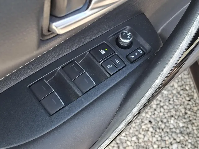 Toyota Corolla Touring Sports 1.8 Hybrid Dynamic AUTOMAAT | rijklaarprijs!!