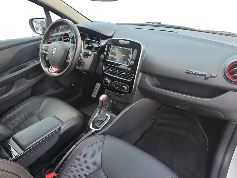 Renault Clio 1.6 Turbo R.S. Trophy 220PK| Automaat | Akrapovic  | Achteruitrijcamera | Bose Sound | Stoelverwarming | Lederen bekleding | 12 maanden garantie! |