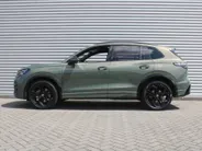 Volkswagen Tiguan 1.5 eHybrid R-Line Edition | Elek. trekhaak | Schuifdak | Stuur-/stoelverwarming + massage | Camera | 20' LM | HUD | LED | Dodehoek detectie | Nieuwstaat | BTW auto |
