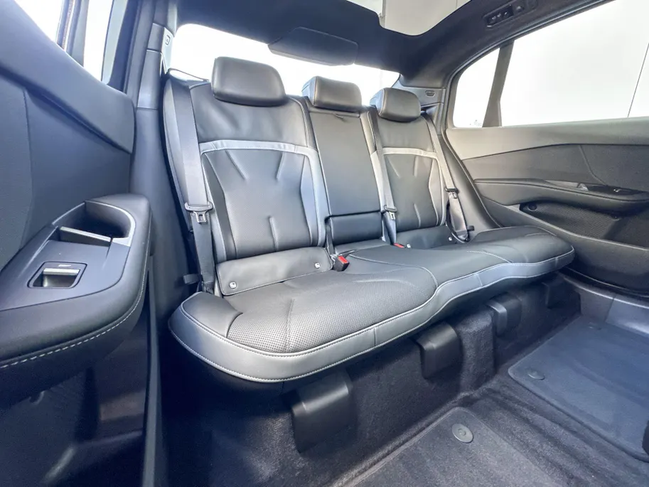 BMW i3 Sedan 50 xDrive First Edition