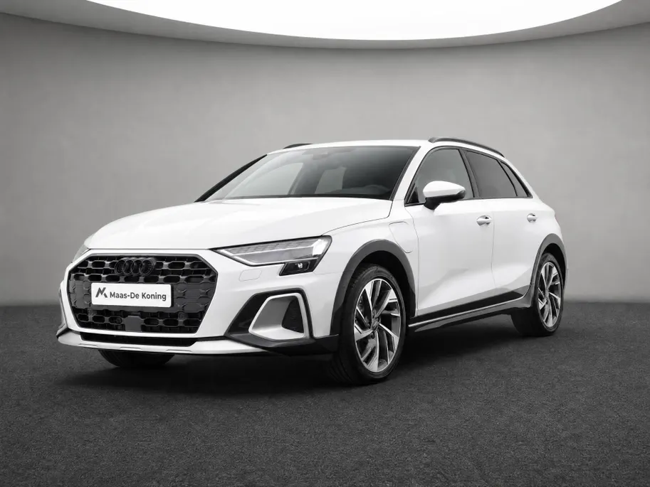 Audi A3 Allstreet Advanced edition 40 TFSI e 204 PK · Lederen bekleding · Comfortsleutel · 18' LM Velgen · Assist. Driving + Parking plus