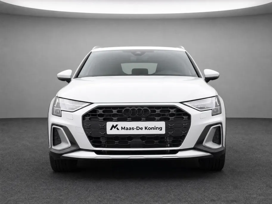 Audi A3 Allstreet Advanced edition 40 TFSI e 204 PK · Lederen bekleding · Comfortsleutel · 18' LM Velgen · Assist. Driving + Parking plus
