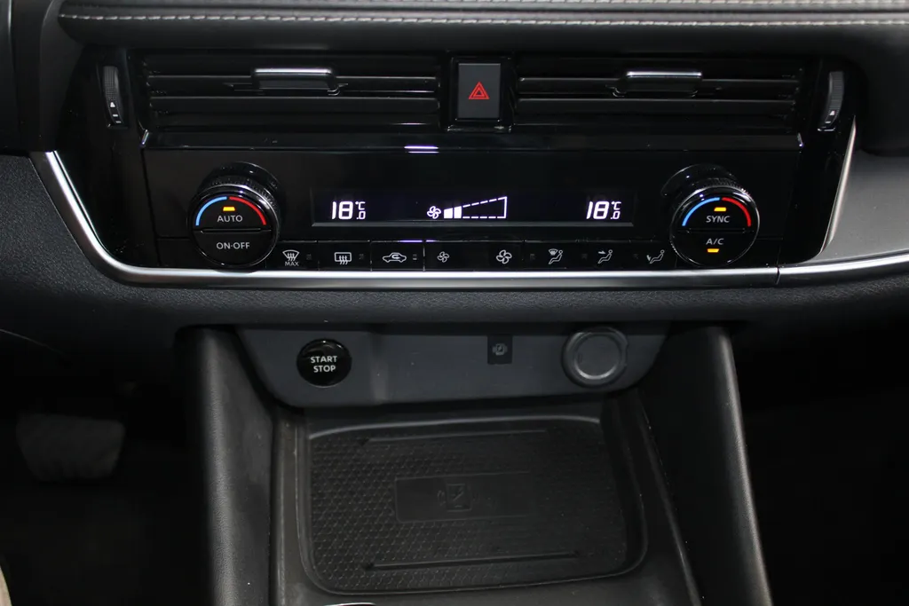 Nissan QASHQAI 1.5 e-Power Business Design | Navigatie| camera 360vieuw| Apple Carplay & Android auto | Pdc voor en achter | Two-tone lak | LM wielen | Pro-pilot | Climate controle | Inklapbare buitenspiegels | I-key |