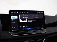 Volkswagen Tiguan 1.5 eHybrid 204pk DSG R-Line Edition · Panoramadak · 360 Camera · Harman Kardon · Keyless · Matrix LED · Stuur- & Stoelverwarming · Garantie t/m 15-09-2030 of 100.000km