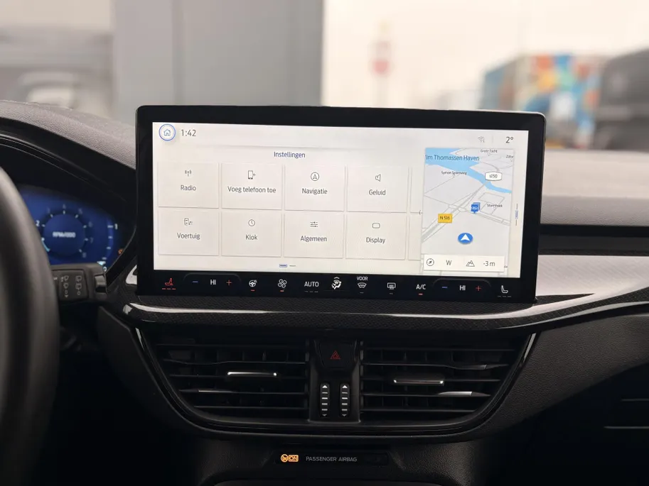 Ford Focus Wagon 1.0 EcoBoost ST Line 125 PK WINTER PACK I LEDEREN BEKLEDING I APPLE CARPLAY / ANDROID AUTO I ' 18 ' VELGEN I