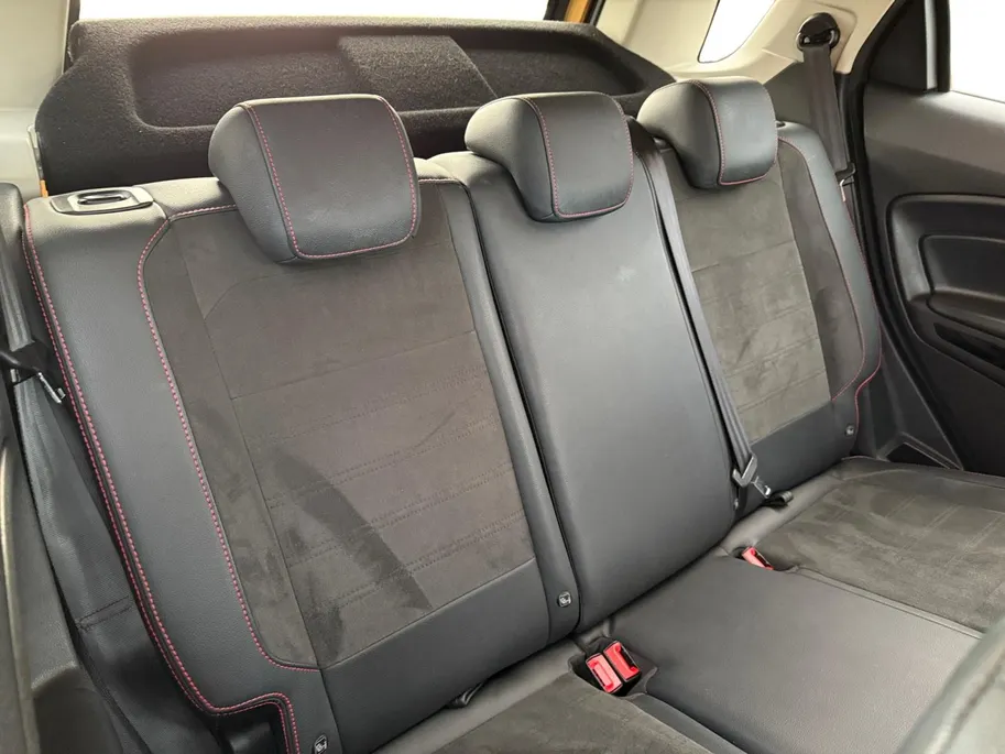 Ford EcoSport 1.0 EcoBoost ST-Line | Stoel-, Stuur- en Voorruitverwarming | Apple Carplay & Android Auto | Achteruitrijcamera | Cruise Control |