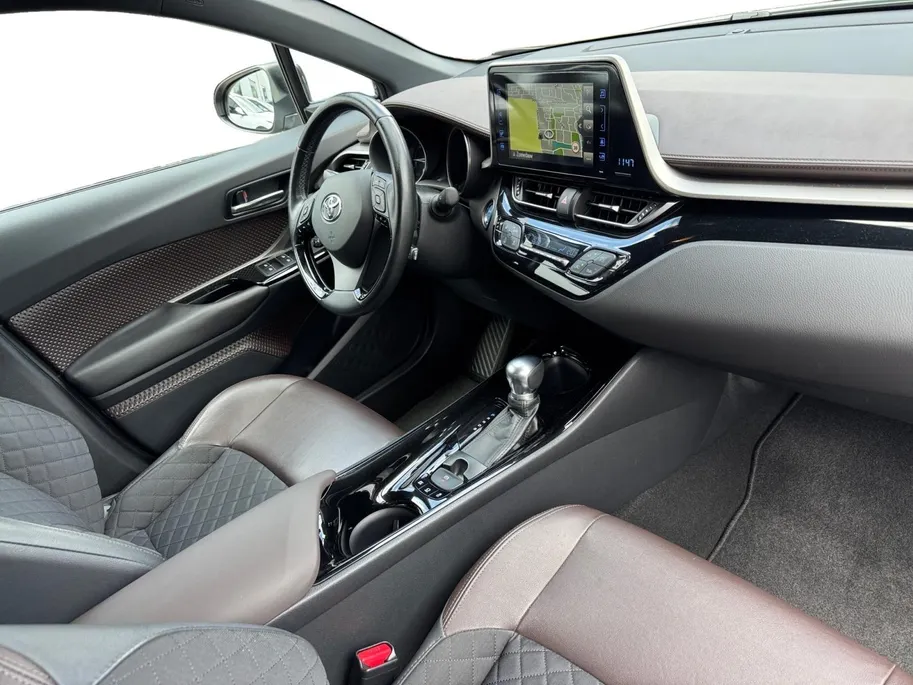 Toyota C-HR 1.8 Hybrid Executive | Climate control | Trekhaak | Keyless | Adaptive cruise control | Navigatie