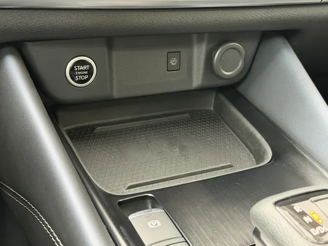 Nissan QASHQAI 1.3 Mild-Hybrid 158pk Xtronic Tekna | Trekhaak | Panoramadak | Cold Pack | Head-Up | Apple CarPlay | Android Auto | Keyless