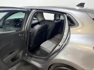 Renault Clio 145PK E-Tech Full Hybrid Techno Automaat | 9,3' Navi | Apple CarPlay/Android Auto | Climate Control | Cruise Control | Full LED | Camera | Parkeersensoren | Digital Cockpit | Licht & Regen Sensor |