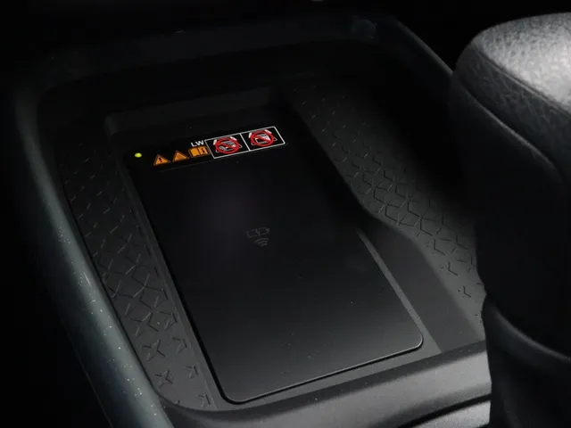 Toyota Aygo X Hybrid 115 pulse Bi-Tone | Easy Pack