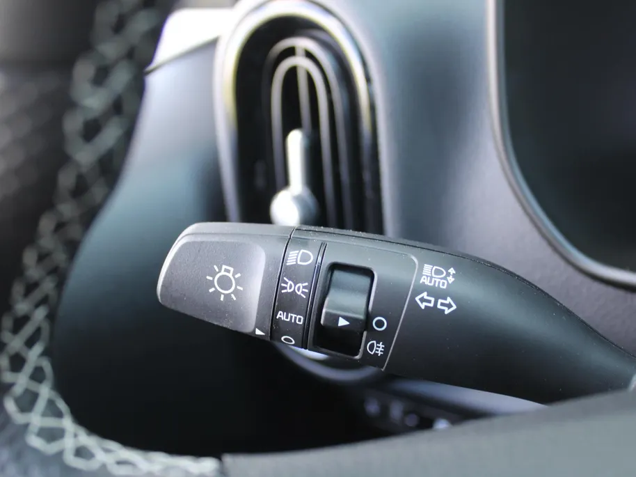 Kia Picanto 1.0 DPI GT-Line | Stuur-/stoelverwarming | Schuif-/kanteldak | Clima | Navi | 16" LM | Cruise | Camera |