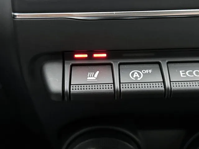 Renault Clio TCe 90PK GPF evolution | CAMERA | NAVI | DEALER ONDERHOUDEN | STOEL VERWARM. | PARK. SENSOREN | CARPLAY