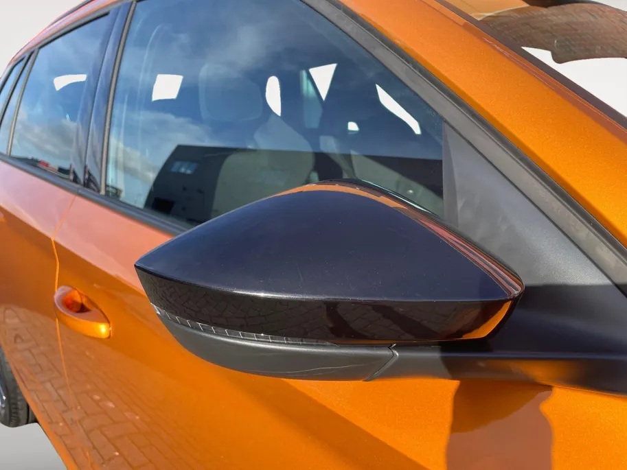 Škoda Kamiq 1.5 TSI Sport Business 150PK AUTOMAAT |Stoelverwarming| Climate control| Cruise Control| Parkeersensoren v+a| Achteruitrijcamera| Sportstoelen| Digitaal dashboard| Super strakke auto!