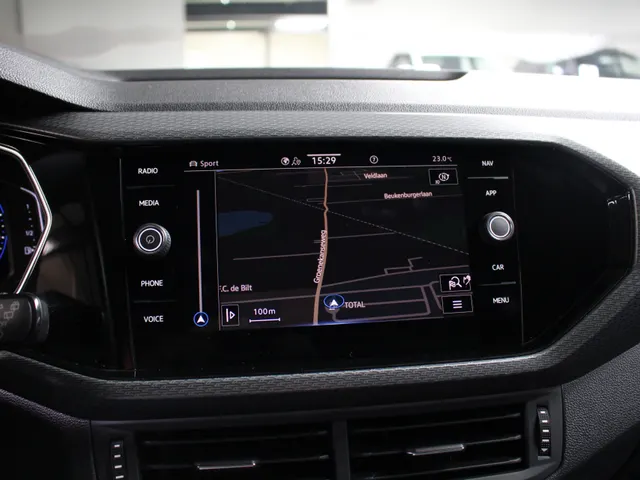 Volkswagen T-Cross 1.5 TSI DSG Style R-Line Navigatie | Camera | 18' R-Line velgen |