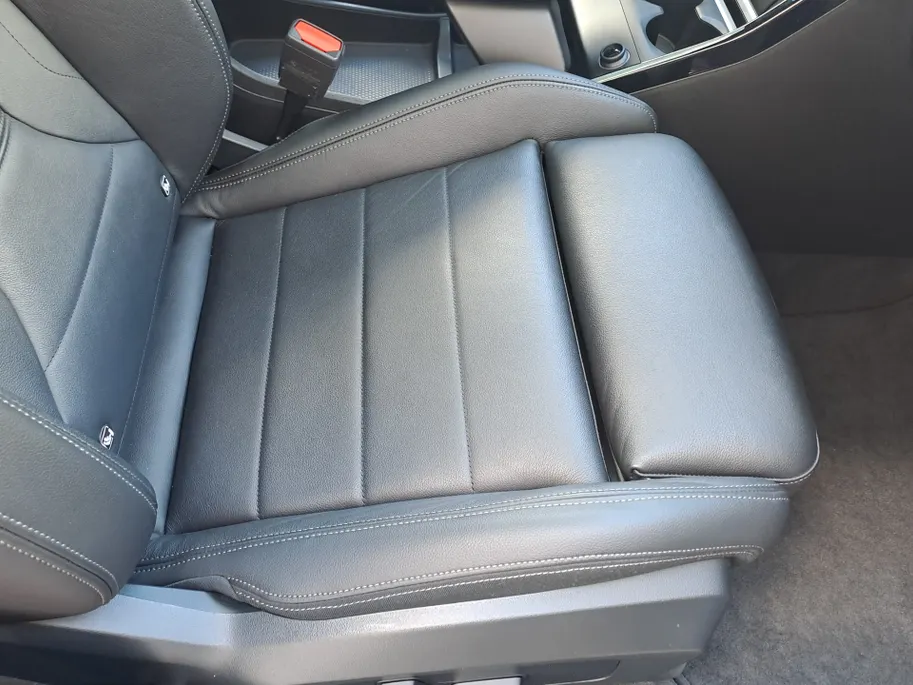BMW 2 Serie Active Tourer 220i AUTOMAAT | Sensoren | Navigatie | Cruise | 360 Camera | Head-up display | Elektrisch verstelbare stoel | Apple Carplay/Android Auto