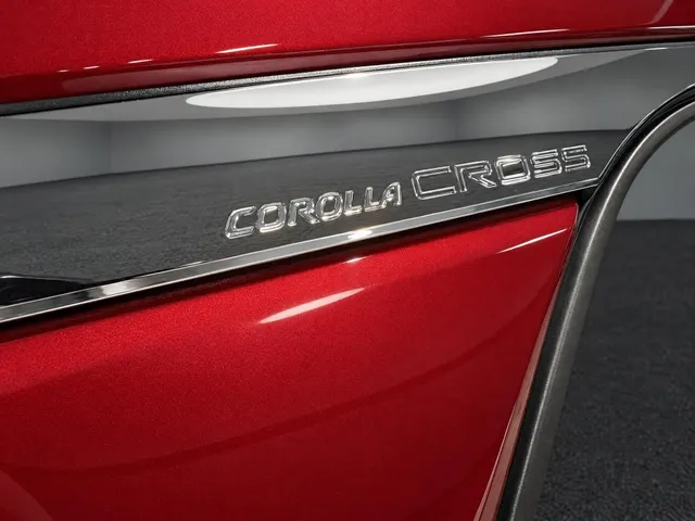 Toyota Corolla Cross 2.0 HP Hybrid Launch Edition | Panoramadak | All Seasons