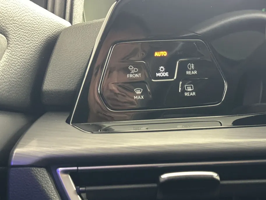 Volkswagen Golf 1.5 eTSI Style DSG Automaat | Panoramadak | Elektrische stoel | Adaptieve Cruise Control
