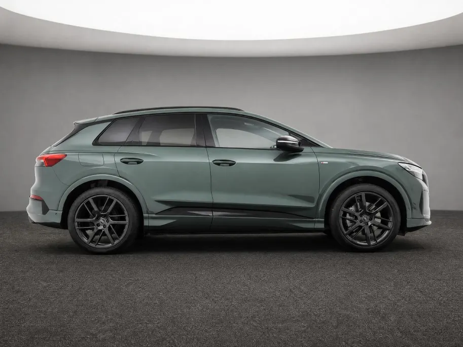 Audi Q4 e-tron S edition quattro performance 82 kWh 340 pk · Panorama dak · Tech Pro · Bijrijdersdisplay · Sonos · NIEUW MODEL!!