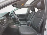 Kia Stonic 1.0 T-GDi MHEV GT-PlusLine | Hoge zit | Apple CarPlay Android Auto | Trekhaak | Stoel & stuurverwarming | Fietsendrager inclusief |
