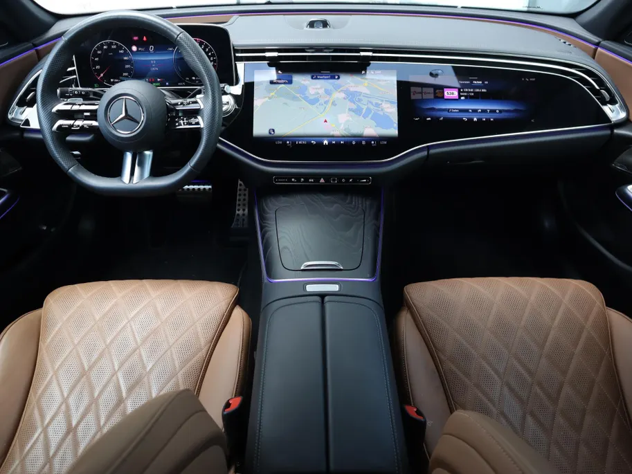 Mercedes-Benz E-Klasse Estate 300 e AMG Line l Leder l Trekhaak l Keyless l Panoramadak