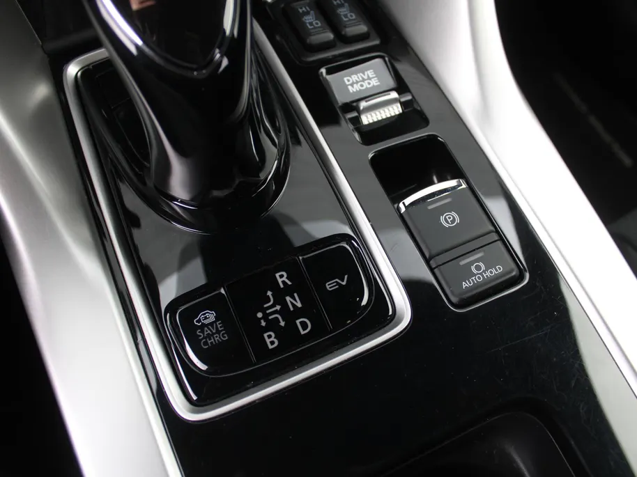 Mitsubishi Eclipse Cross 2.4 PHEV Executive | Trekhaak | 18' LM | 360 Camera | Navi | Cruise adapt. | Elek. stoelverstelling | Leer/Alcantara | Stuur-/stoelverwarming | LED |