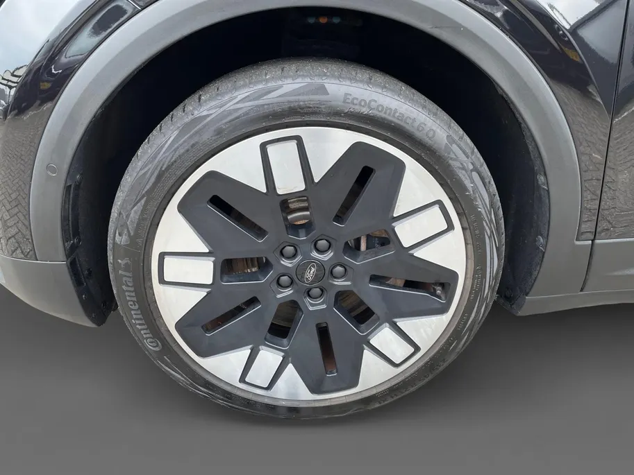 Ford Explorer Premium Extended Range RWD 77 kWh | Full Option | Black uitvoering | Trekhaak | Dealer onderhouden | AGR stoelen 12-wegs verstelbaar 21 inch wielen | Panoramadak | 1e eigenaar |