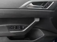 Volkswagen Polo 1.0 TSI 110pk DSG R-Line · Camera · Matrix LED · Stoelverwarming · Apple/Android Car Play · ACC · P-Sensoren · 17'Velgen ·