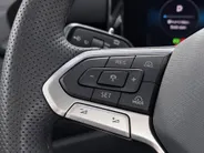Volkswagen T-Roc 1.5 eTsi 150pk DSG R-Line First Edition · Camera · Apple/Android Car Play · Stoelverwarming · Alarm · Elek. Achterklep · P-Sensoren · IQ.Light · Garantie t/m 12-01-2028
