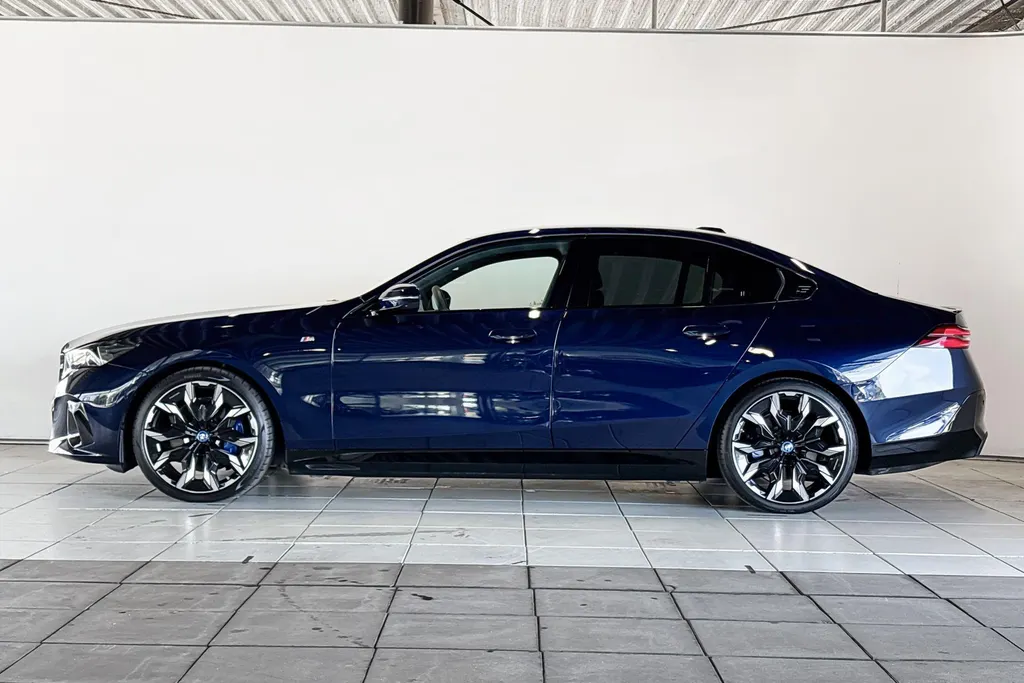 BMW i5 Sedan eDrive40 M Sport Edition