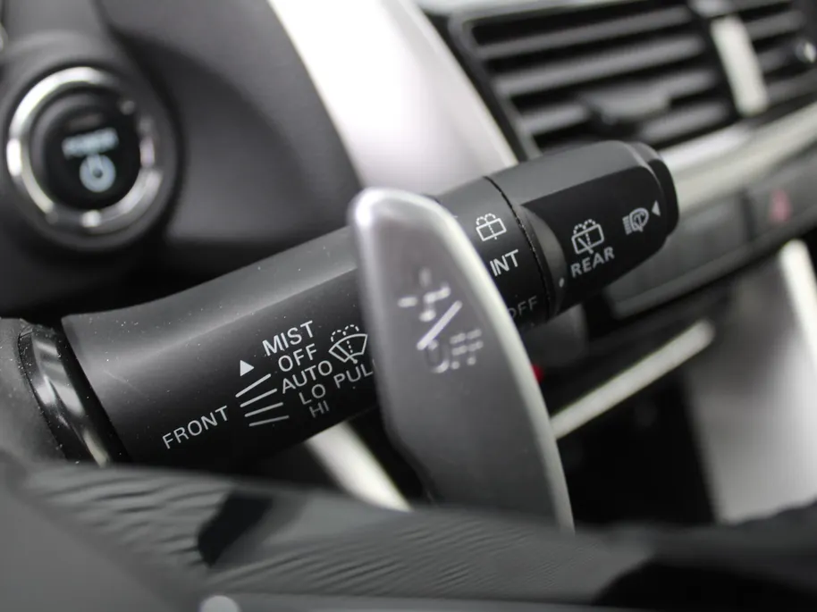 Mitsubishi Eclipse Cross 2.4 PHEV Instyle | BTW Auto | Stuur-/stoelverwarming | Leder | HUD | LED | Schuifdak | Dodehoek detectie | Clima | Cruise adapt. | 18' LM |