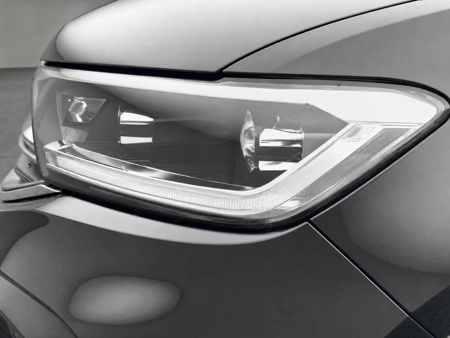 Volkswagen T-Roc 1.5TSI/150PK R-Line Black Style DSG · Panoramadak · Apple/Android Car Play· Camera + Parkeersensoren · Stoelverwarming · 19'' Velgen ·  Garantie t/m 07-07-2027