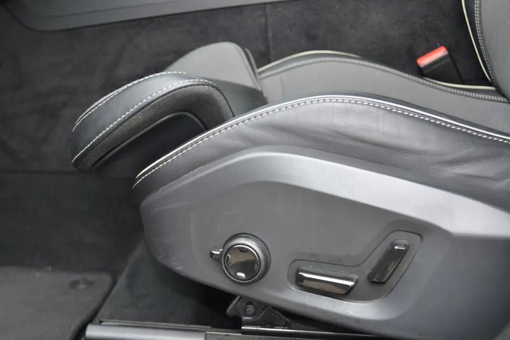 Volvo XC60 T8 PLUG-IN HYBRID AWD ULTIMATE