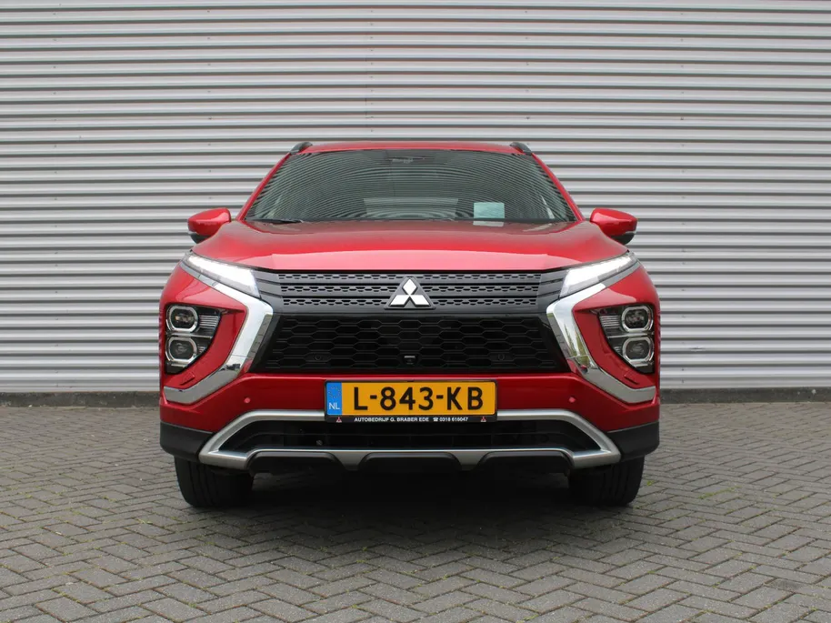 Mitsubishi Eclipse Cross 2.4 PHEV First Edition | Camera rondom | Stuur/stoelverwarming v+a | HUD | Winterset op LM | Dakdragers |
