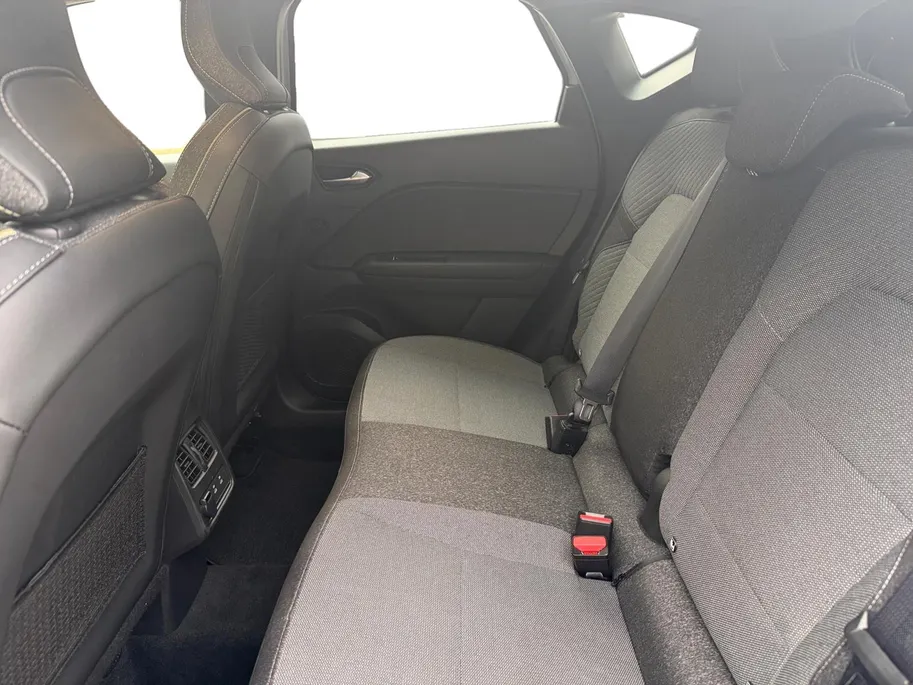 Renault Captur 1.6 E-Tech full hybrid 145 techno | Apple Carplay & Android Auto | Cruise & Climate Control | Camera | Parkeersensoren | LMV | Navigatie | 12 Maanden BOVAG Garantie