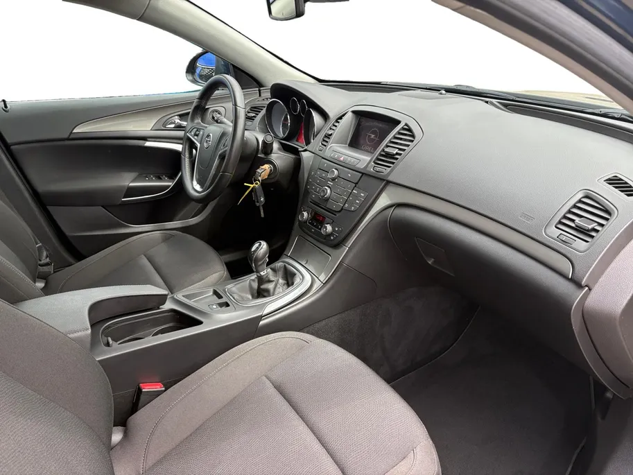 Opel Insignia 1.6 T Edition |Trekhaak| Cruise control|12maanden Bovag garantie| Nieuwe APK|