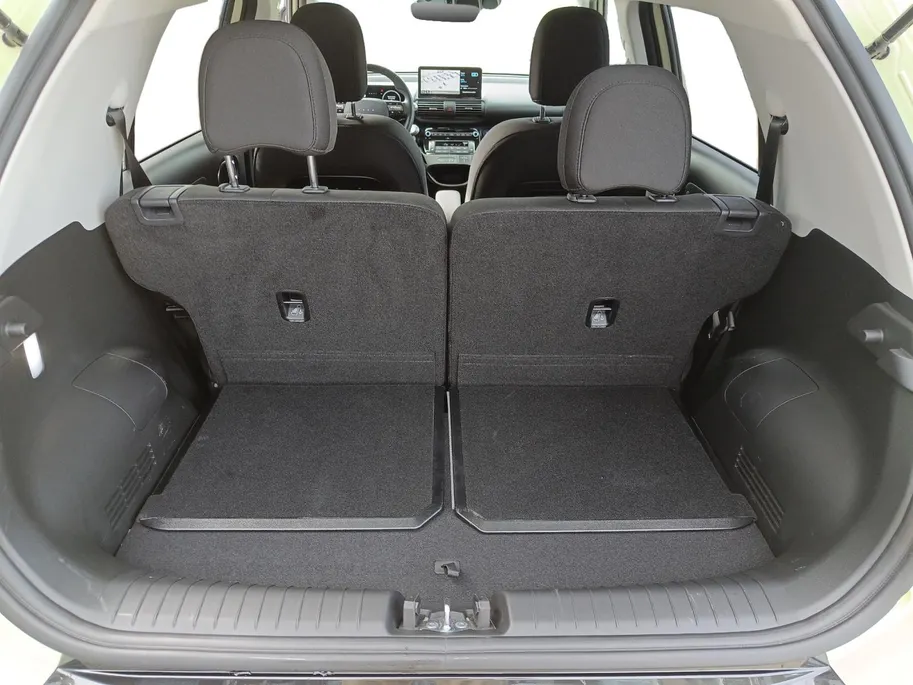Hyundai Inster Evolve 49 kWh | Winter- & Techpack | Z&Z Topdeal | Van €  32.080, nu voor € 29.580 |