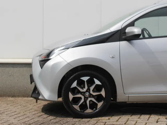 Toyota Aygo 1.0 VVT-i x-cite | Carplay / Android Auto | Camera | All Season
