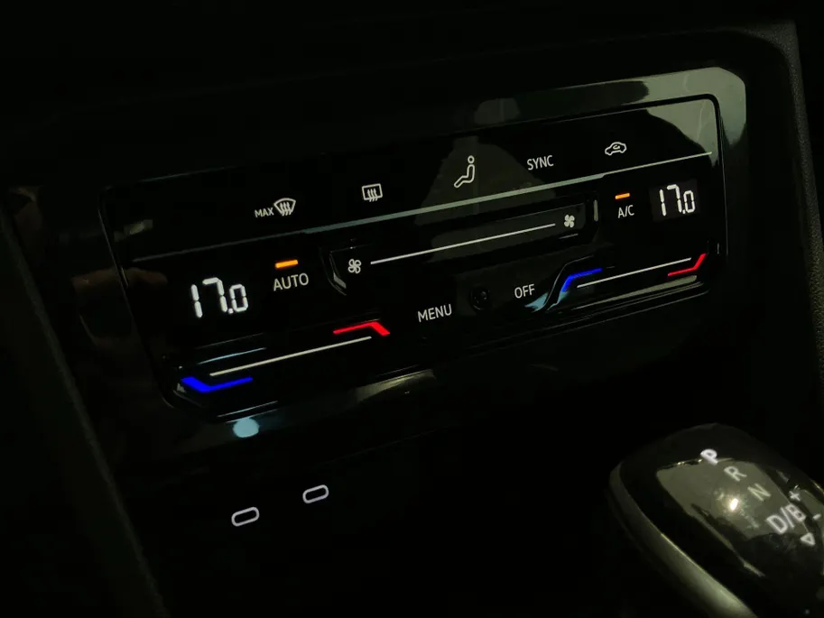 Volkswagen Tiguan 1.4TSIeHybrid 180kW/245PK R-Line Black Style · Dodehoeksensoren ·  Navigatie · Parkeersensoren · Apple/Android Car Play ·