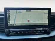 Kia Ceed 1.0T Design Edition | Stoel en stuurverwarming | Dodehoek detectie | Navigatie | Camera | Apple carplay / Android Auto | JBL sound system |