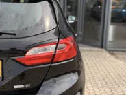 Ford Fiesta 1.0 EcoBoost Hybrid Titanium PARKEERSENSOREN ACHTER I ALL SEASON BANDEN I APPLE CARPLAY / ANDROID AUTO I