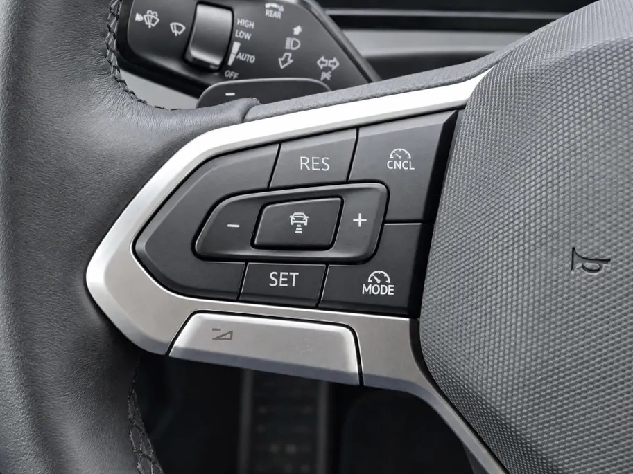 Volkswagen Tiguan 1.5TSI/150PK DSG Life Edition · Trekhaak · Navigatie · Apple/Android Car Play · Stoelverwarming · Garantie t/m 19-01-2028