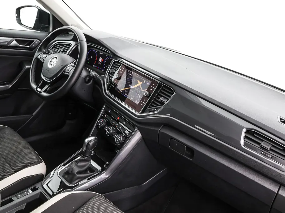 Volkswagen T-Roc 1.5 TSI 150pk DSG Sport · Panoramadak · Camera · Keyless · Apple/Android Car Play · Navigatie · Dodehoek Detectie · 17'' Inch ·