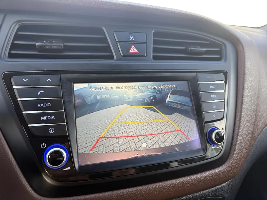 Hyundai i20 1.0 T-GDI Comfort | Trekhaak | Navi | Camera | Climate control