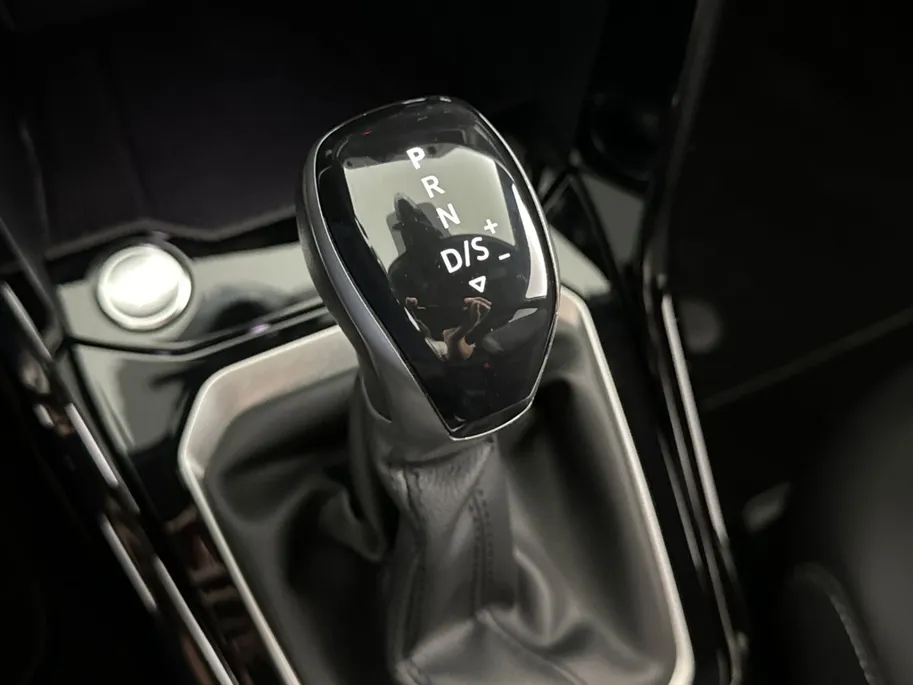 Volkswagen T-Roc 1.5 TSI R-Line DSG Automaat | IQ Light | Elektrische Achterklep | Winterpakket