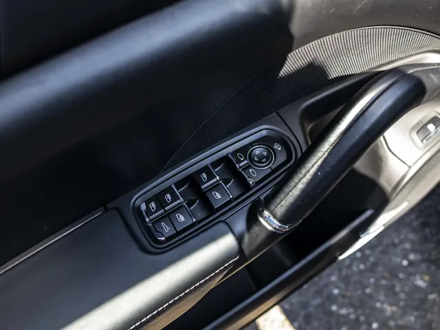 Porsche Cayenne 3.0 S E-Hybrid Platinum Edition NL Auto!