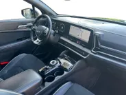Kia Sportage 1.6 T-GDi MHEV GT-Line | 1510 kg trekgewicht | Glazen schuif-/kanteldak | Elektrisch verstelbare stoelen | Dodehoekassistentie | Stoel- en stuurverwarming | Achteruitrijcamera | Parkeersensoren voor- en achter | Apple/Android Carplay