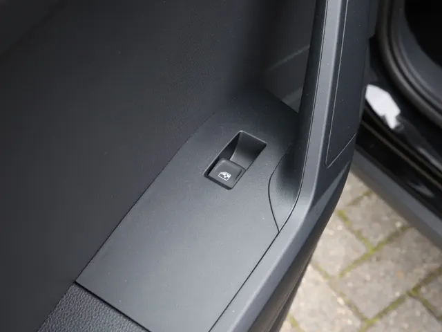 SEAT Arona 1.0 TSI FR 110 PK 110 PK | 6 Versnellingen | CRUISE | NAVI | PDC