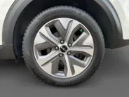 Kia e-Niro DynamicLine 64 kWh | Climate control | Navigatie | 17 inch LM-velgen | Keyless | AppleCarPlay-Android Auto | Parkeercamera | SOH 99.3% |