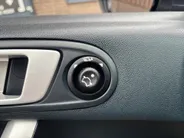 Ford Fiesta 1.4 Titanium | Voorruitverwarming | PDC | Airco | 12 maanden BOVAG garantie